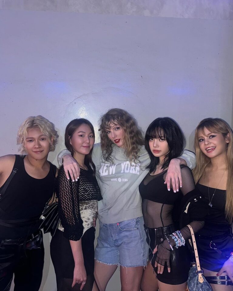 Lisa de BLACKPINK se Declara Fanática de Taylor Swift: Un Encuentro Épico en el Concierto de Singapur.